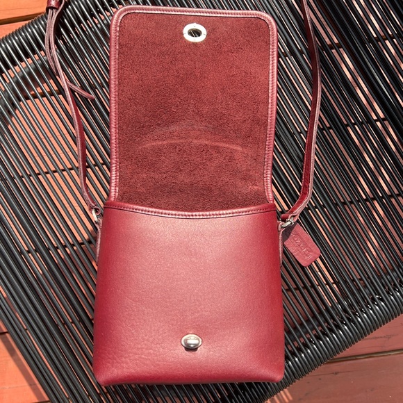 *SOLD* Vintage Coach Currant Companion 9076 Crossbody Bag Purse Rare - Picture 2 of 16